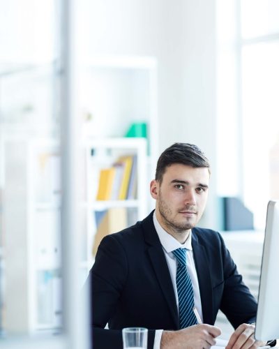 serious-manager-B643QZL (1)